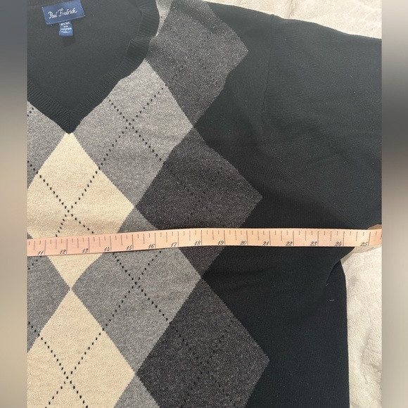 Paul Frederick silk cashmere Black and Gray Argyle Sweater - Picture 4 of 5